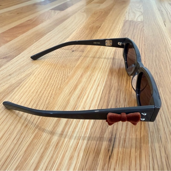 Gentle Monster Jennie Fish Tail Sunglasses - Picture 6 of 12